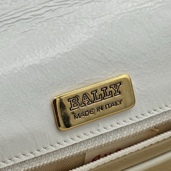 Bally White Leather Clutch Made in Italy Vintage Designer Classic Chic Read